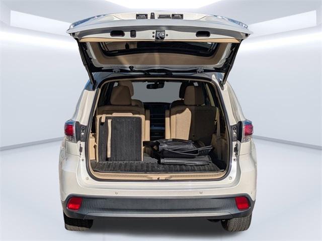 used 2015 Toyota Highlander car, priced at $16,607