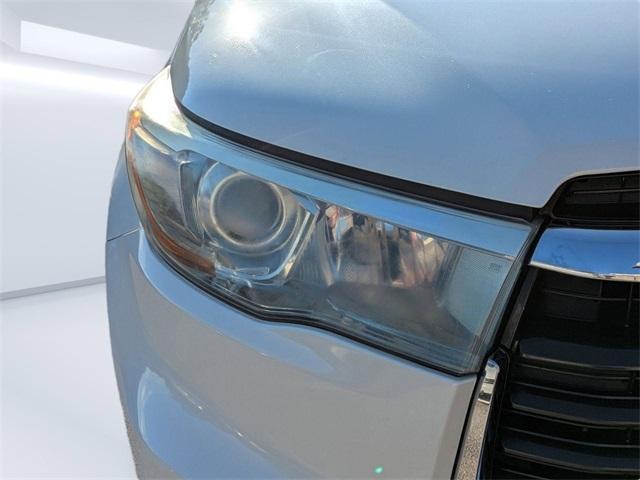 used 2015 Toyota Highlander car, priced at $16,607