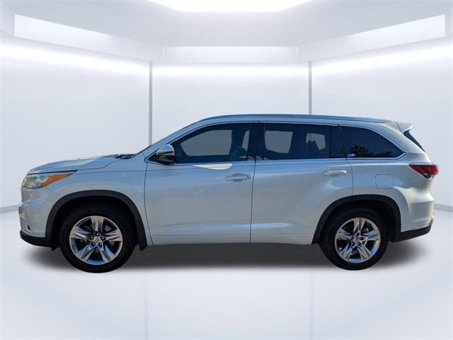 used 2015 Toyota Highlander car, priced at $16,607
