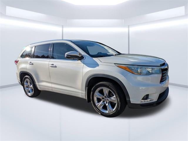 used 2015 Toyota Highlander car, priced at $16,607