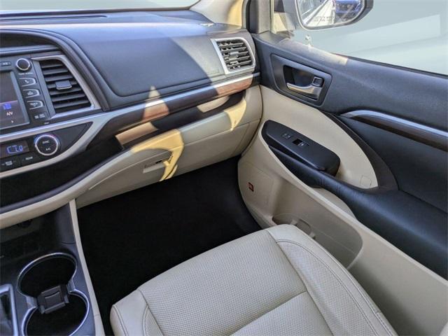 used 2015 Toyota Highlander car, priced at $16,607