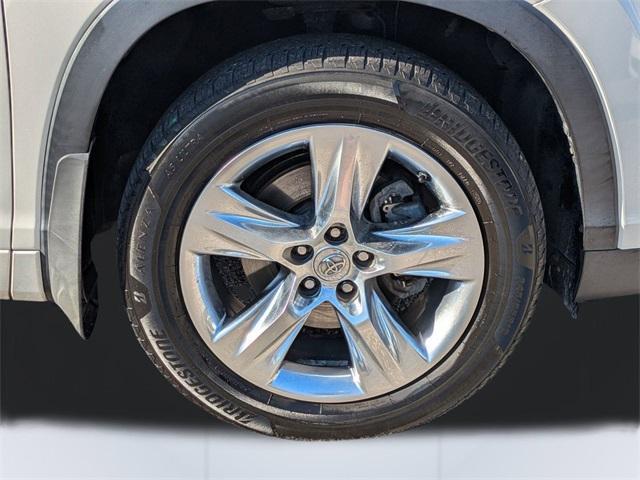 used 2015 Toyota Highlander car, priced at $16,607