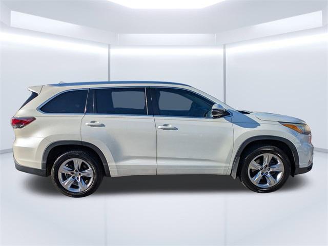 used 2015 Toyota Highlander car, priced at $16,607