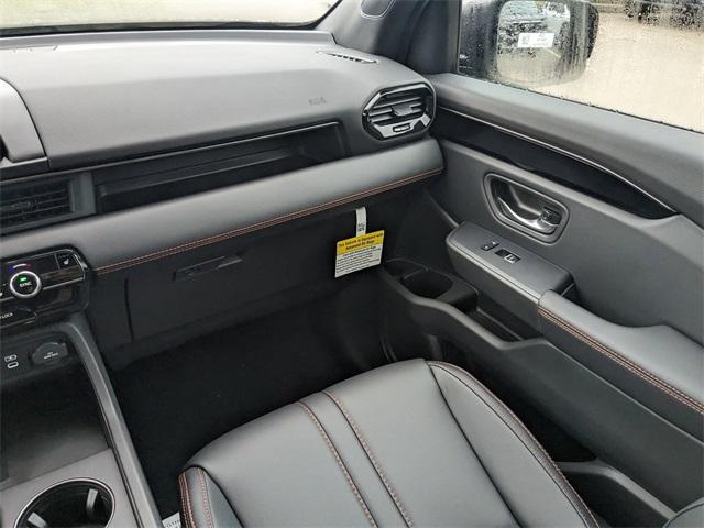 new 2025 Honda Pilot car, priced at $48,895