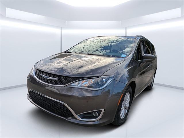 used 2017 Chrysler Pacifica car, priced at $9,225