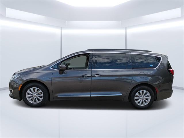 used 2017 Chrysler Pacifica car, priced at $9,225