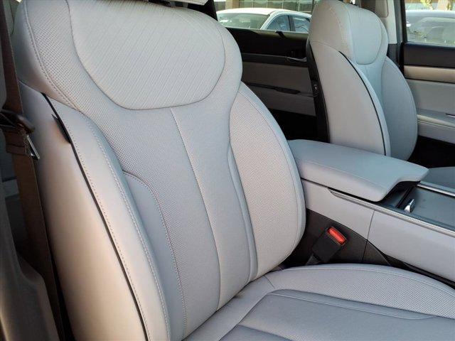 used 2025 Hyundai Palisade car, priced at $37,991