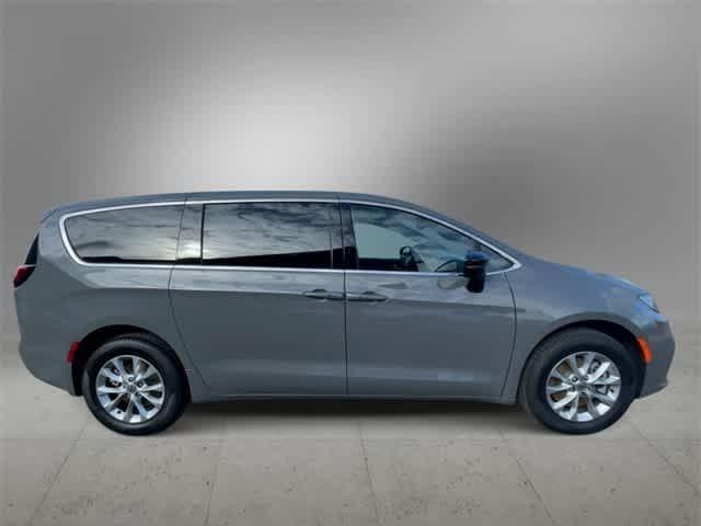 new 2025 Chrysler Pacifica car, priced at $48,915