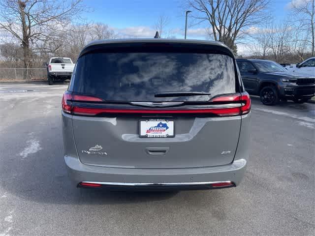 new 2025 Chrysler Pacifica car, priced at $48,915