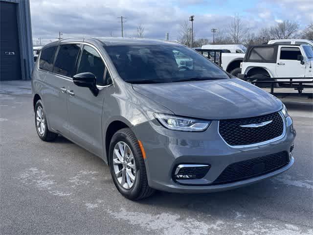 new 2025 Chrysler Pacifica car, priced at $48,915