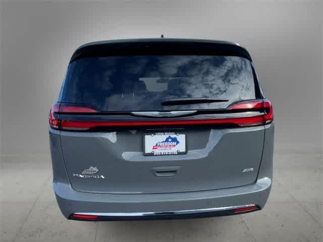 new 2025 Chrysler Pacifica car, priced at $48,915