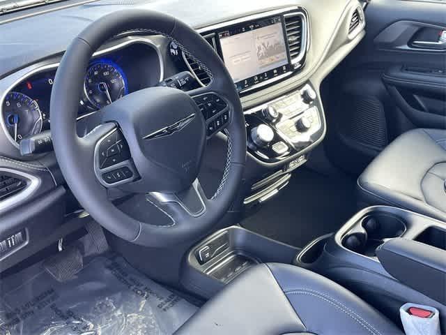 new 2025 Chrysler Pacifica car, priced at $48,915