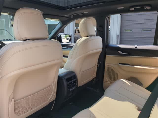 new 2025 Jeep Grand Cherokee car, priced at $41,490