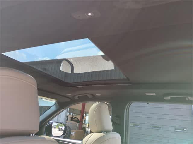 new 2025 Jeep Grand Cherokee car, priced at $41,490