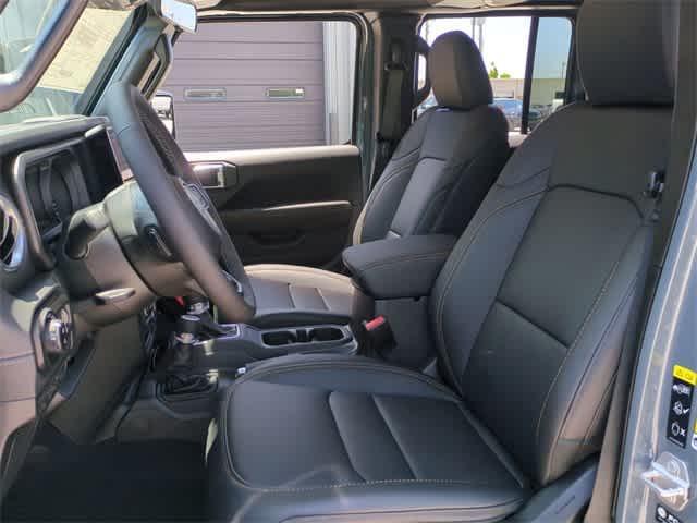 new 2025 Jeep Gladiator car, priced at $48,044