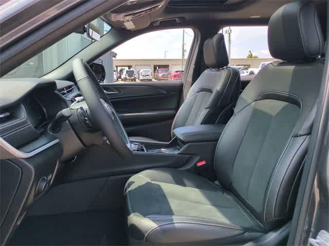 new 2025 Jeep Grand Cherokee L car, priced at $39,230