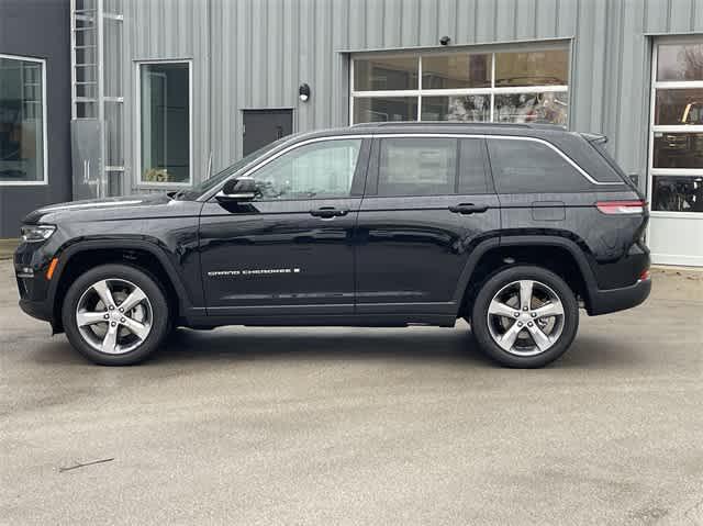 new 2025 Jeep Grand Cherokee car, priced at $49,205