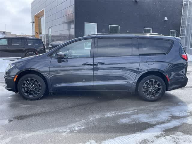 used 2021 Chrysler Pacifica car, priced at $23,135