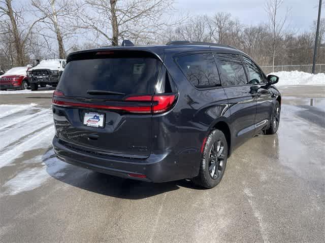 used 2021 Chrysler Pacifica car, priced at $23,135