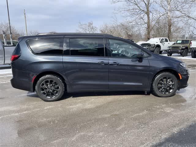 used 2021 Chrysler Pacifica car, priced at $23,135