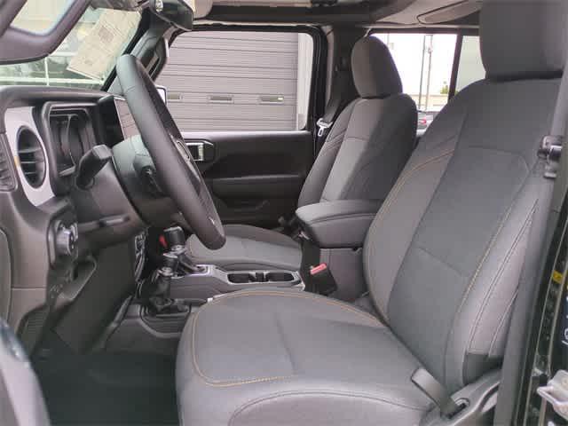 new 2025 Jeep Gladiator car, priced at $41,450