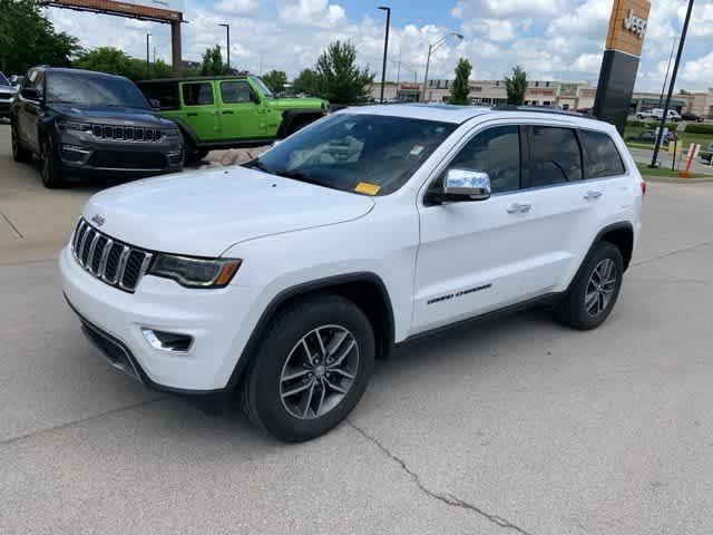 used 2017 Jeep Grand Cherokee car, priced at $15,385