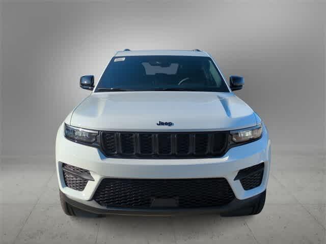new 2025 Jeep Grand Cherokee car, priced at $40,025