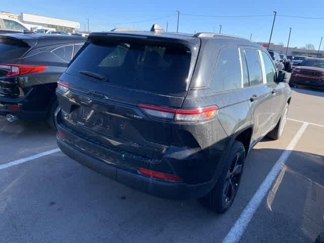 new 2025 Jeep Grand Cherokee car, priced at $45,735