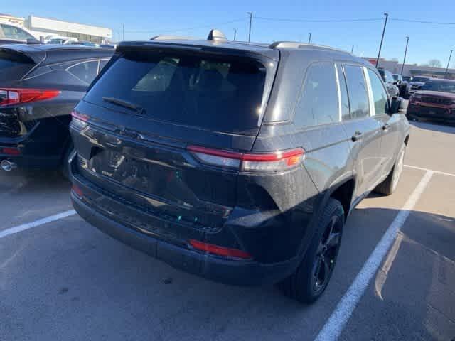 new 2025 Jeep Grand Cherokee car, priced at $45,735