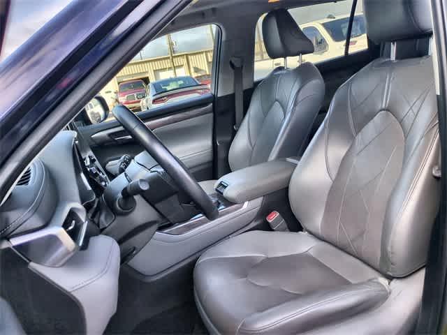 used 2021 Toyota Highlander car, priced at $34,177