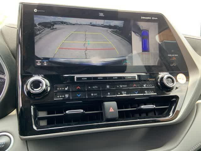 used 2021 Toyota Highlander car, priced at $35,986