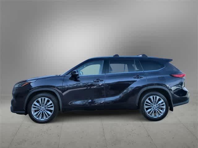 used 2021 Toyota Highlander car, priced at $34,177