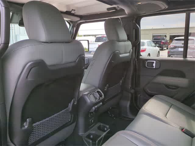 new 2025 Jeep Gladiator car, priced at $55,690