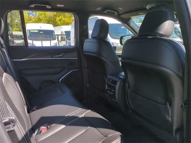 new 2025 Jeep Grand Cherokee car, priced at $39,420