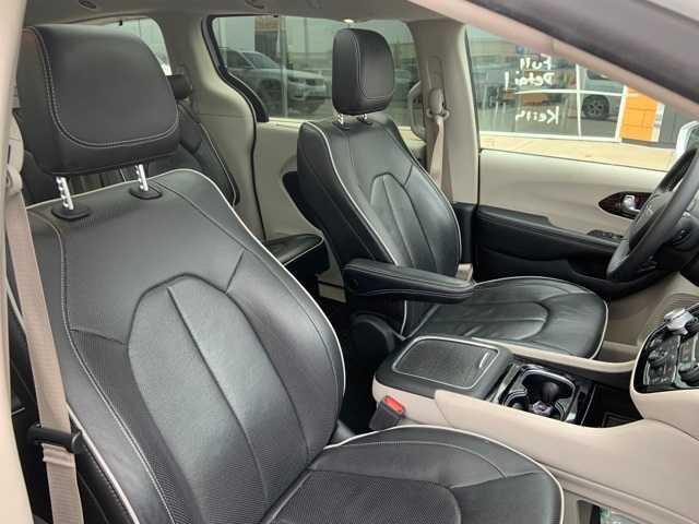 used 2022 Chrysler Pacifica car, priced at $27,535