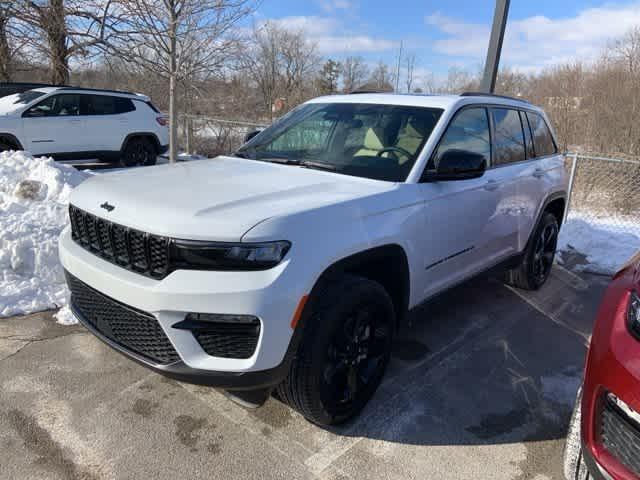 new 2025 Jeep Grand Cherokee car, priced at $47,135