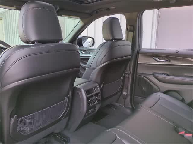 new 2025 Jeep Grand Cherokee car, priced at $46,315