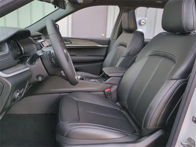 new 2025 Jeep Grand Cherokee car, priced at $46,315