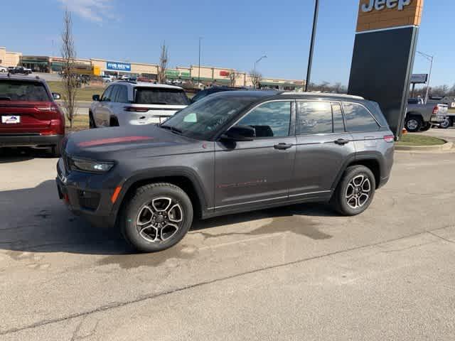 used 2022 Jeep Grand Cherokee car, priced at $35,236