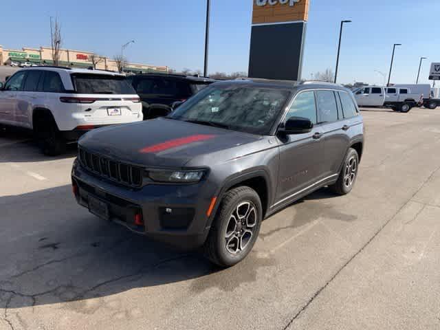 used 2022 Jeep Grand Cherokee car, priced at $35,236