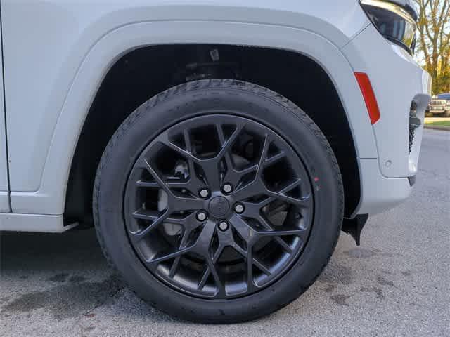 new 2025 Jeep Grand Cherokee car, priced at $54,735