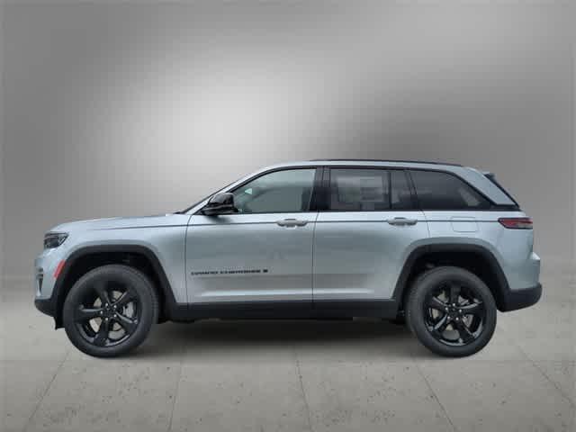new 2025 Jeep Grand Cherokee car, priced at $45,155