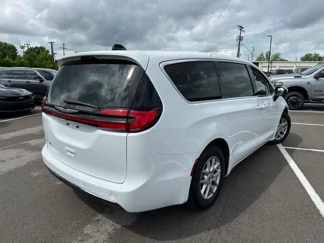 used 2023 Chrysler Pacifica car, priced at $33,000