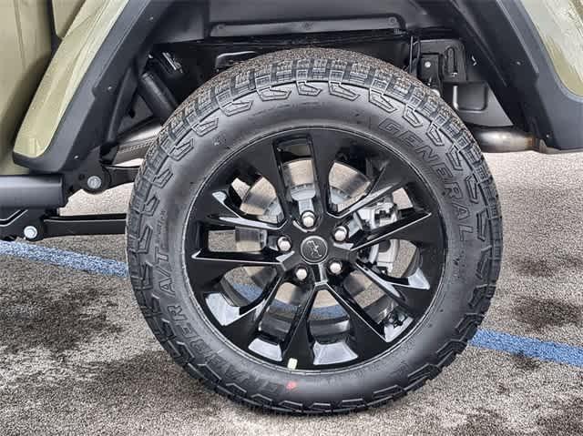 new 2025 Jeep Gladiator car, priced at $40,775