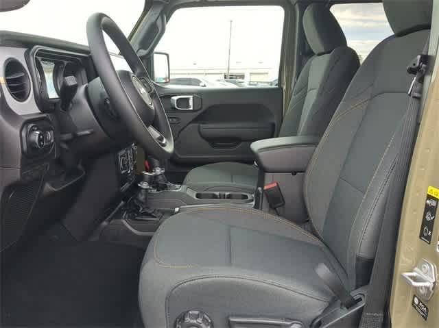 new 2025 Jeep Gladiator car, priced at $40,775