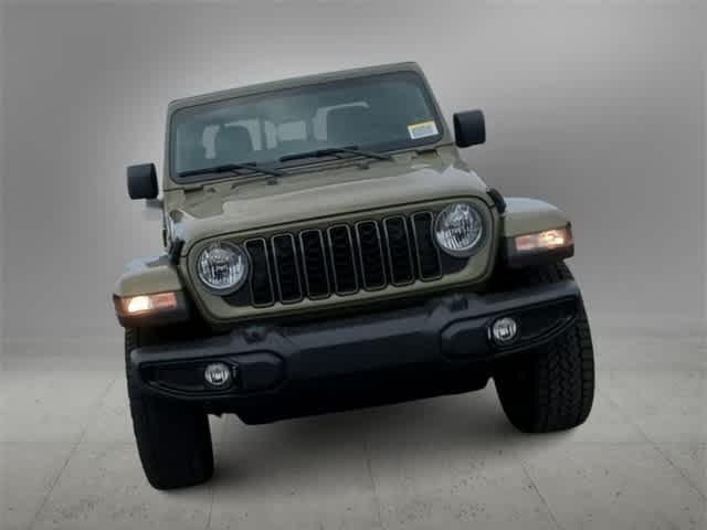 new 2025 Jeep Gladiator car, priced at $40,775
