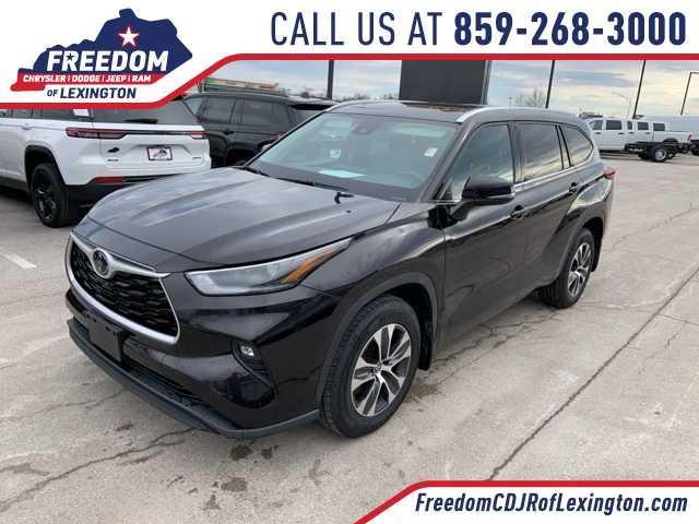 used 2021 Toyota Highlander car, priced at $30,539