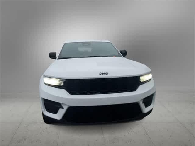 new 2025 Jeep Grand Cherokee car, priced at $42,775
