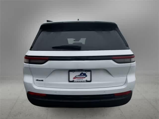 new 2025 Jeep Grand Cherokee car, priced at $42,775