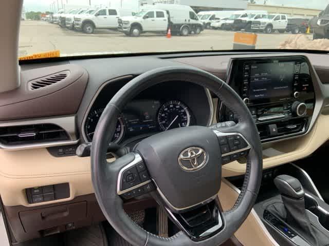 used 2021 Toyota Highlander car, priced at $32,215
